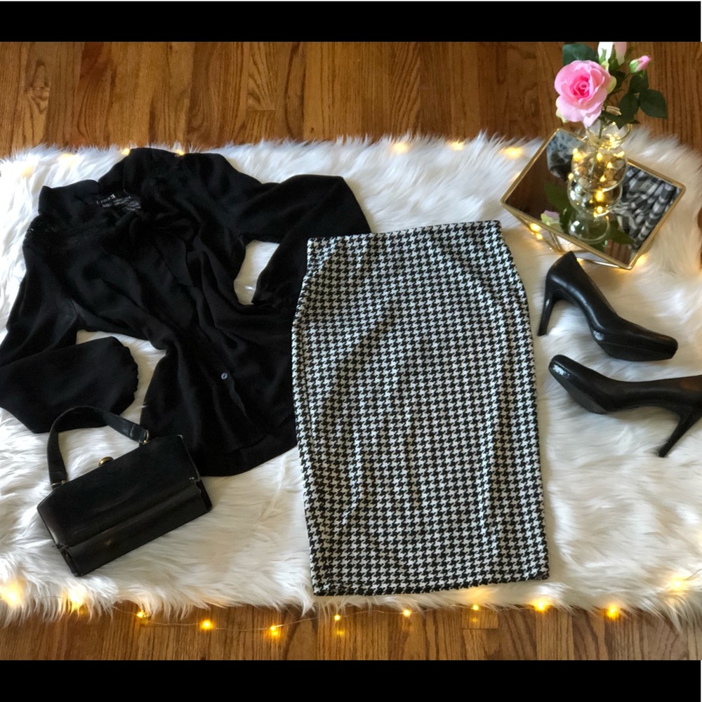 Houndstooth Pencil Skirt